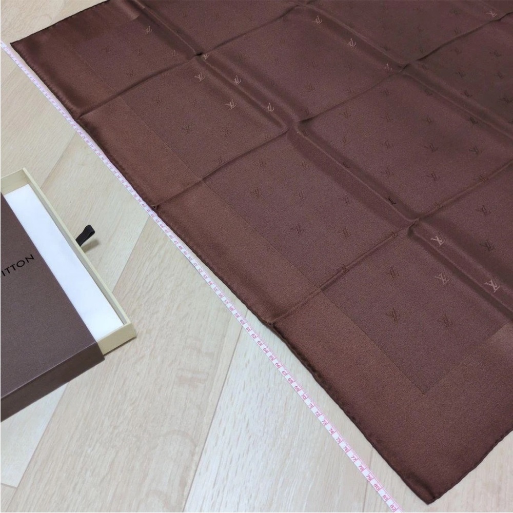 Louis Vuitton Chocolate Monogram Scarf - Picture 7 of 13